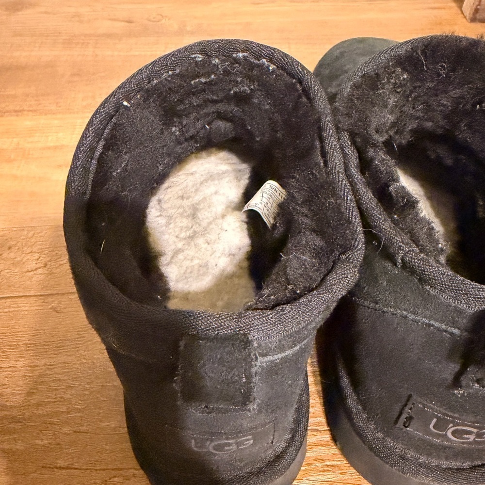 UGG Ultra Mini Boot - Black - Picture 5 of 7